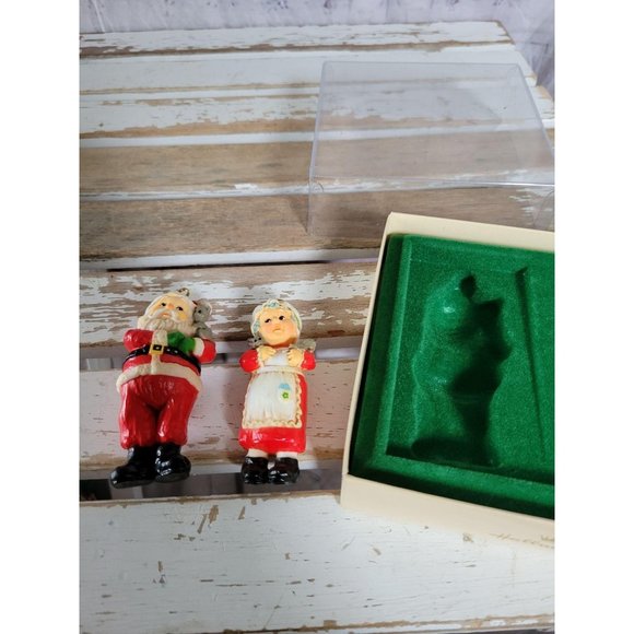 Hallmark Mr Mrs Santa 1981 Claus vintage ornament - Picture 1 of 6